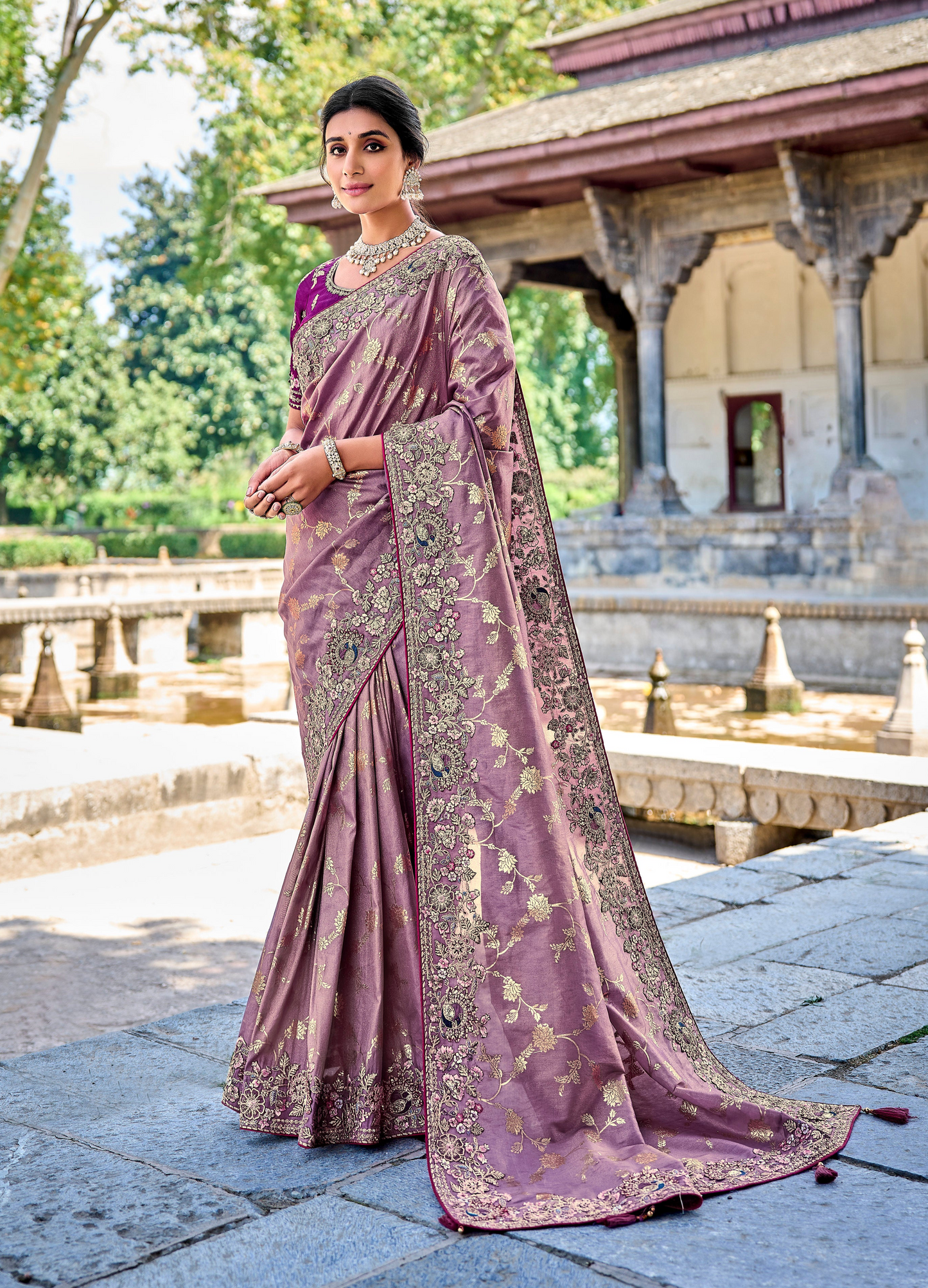 Faded Purple Gadwal Silk Saree with Magenta Blouse for Events