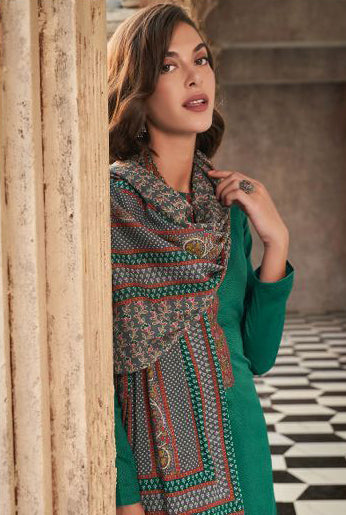 Green colour cotton wear symbolizes freshness and festivity – great for Mehndi or family gatherings.
