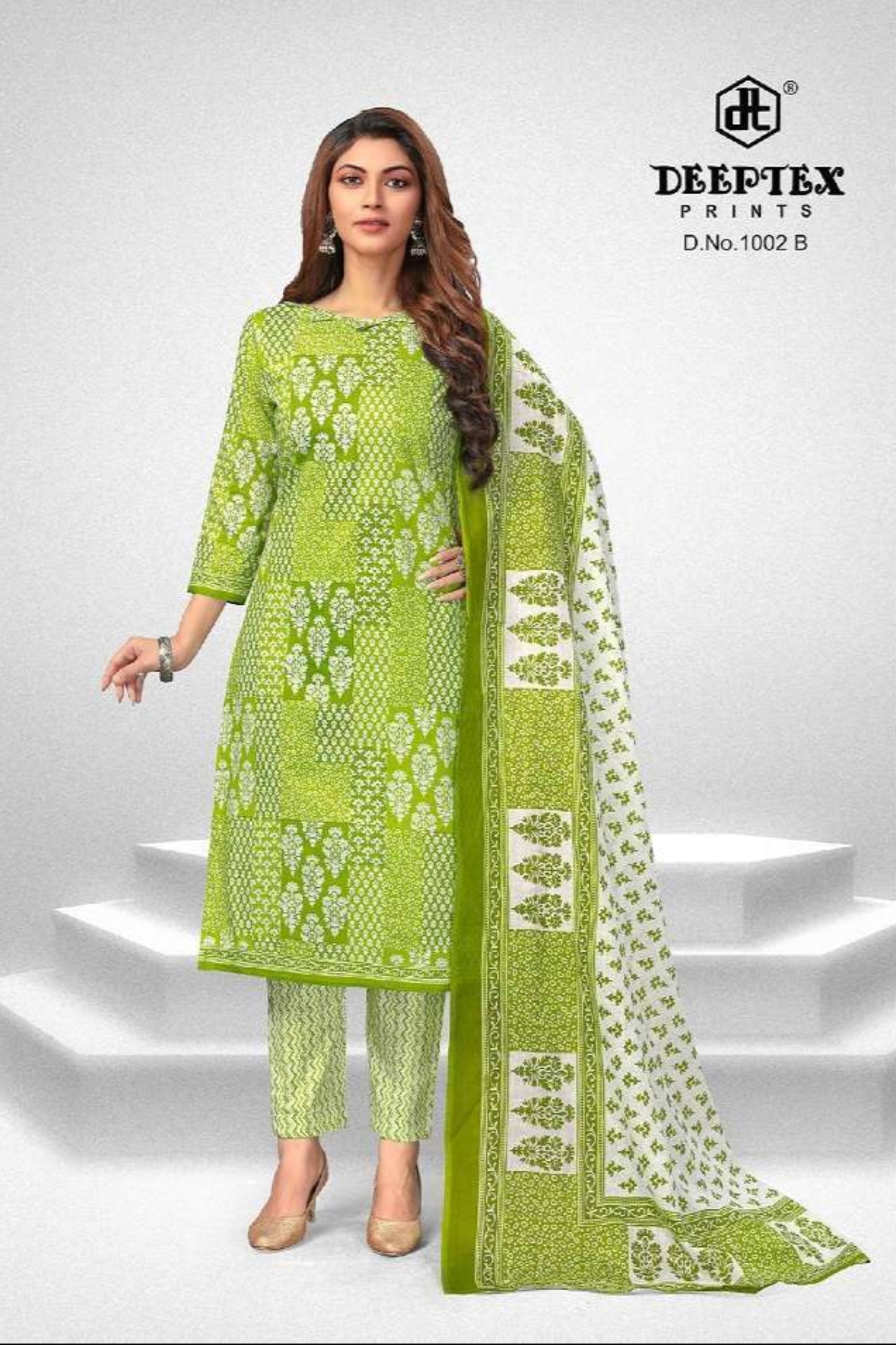 Green colour cotton wear symbolizes freshness and festivity – great for Mehndi or family gatherings.