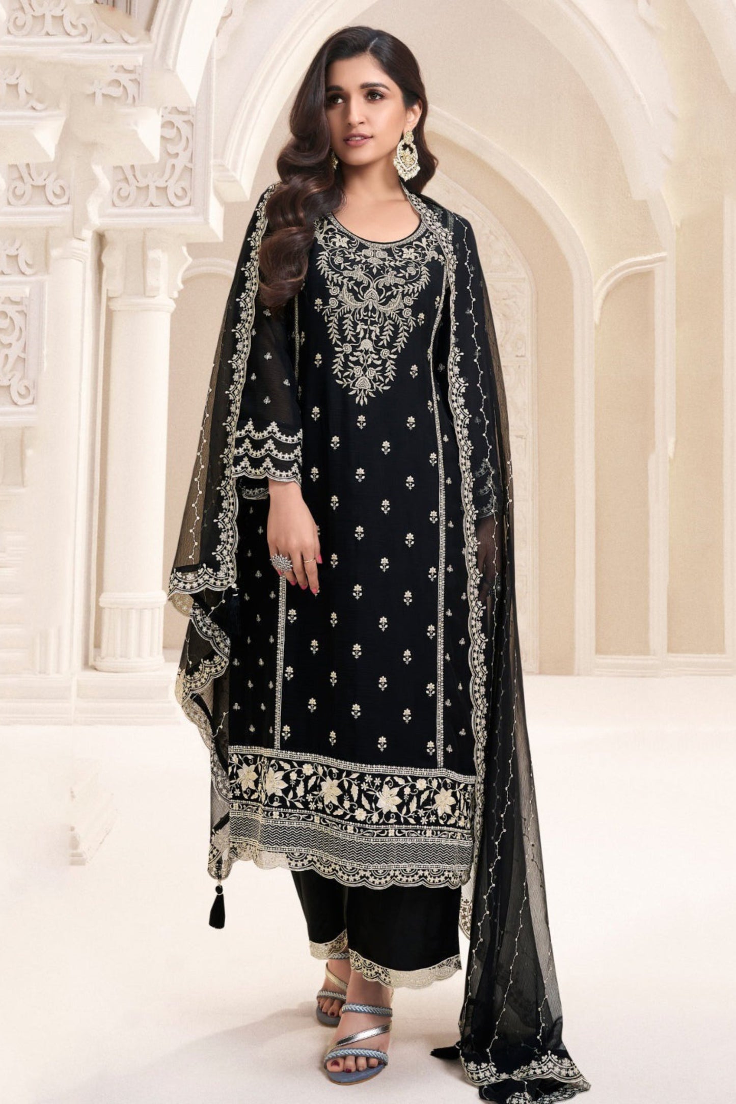 Black salwar kameez is always in fashion. It feels elegant and mysterious.