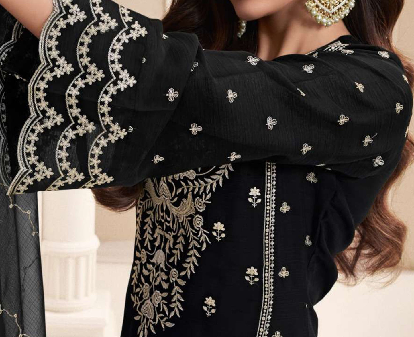 Black salwar kameez is always in fashion. It feels elegant and mysterious.
