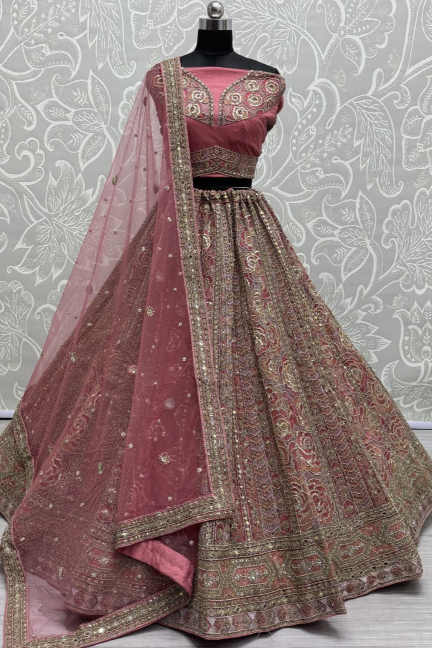 lpink ehenga,plus size available,Comfort Fit,Premium Fabric,Express Delivery.