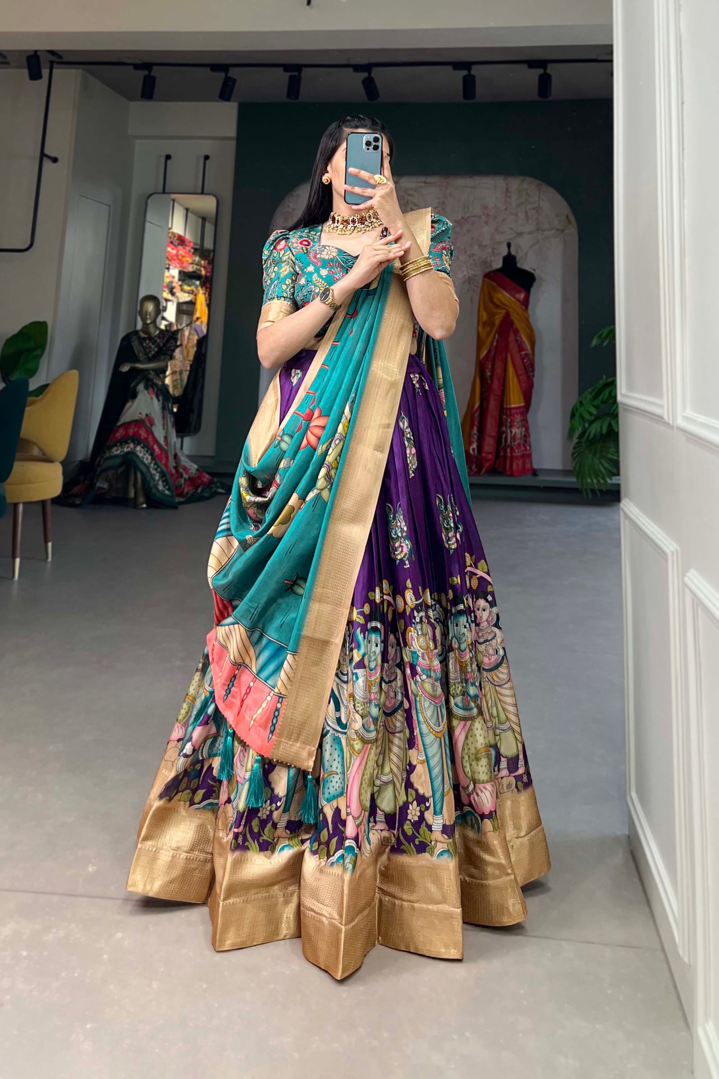 purple Lehenga reflects charm and contemporary grace – made for cheerful gatherings and stylish daytime events.