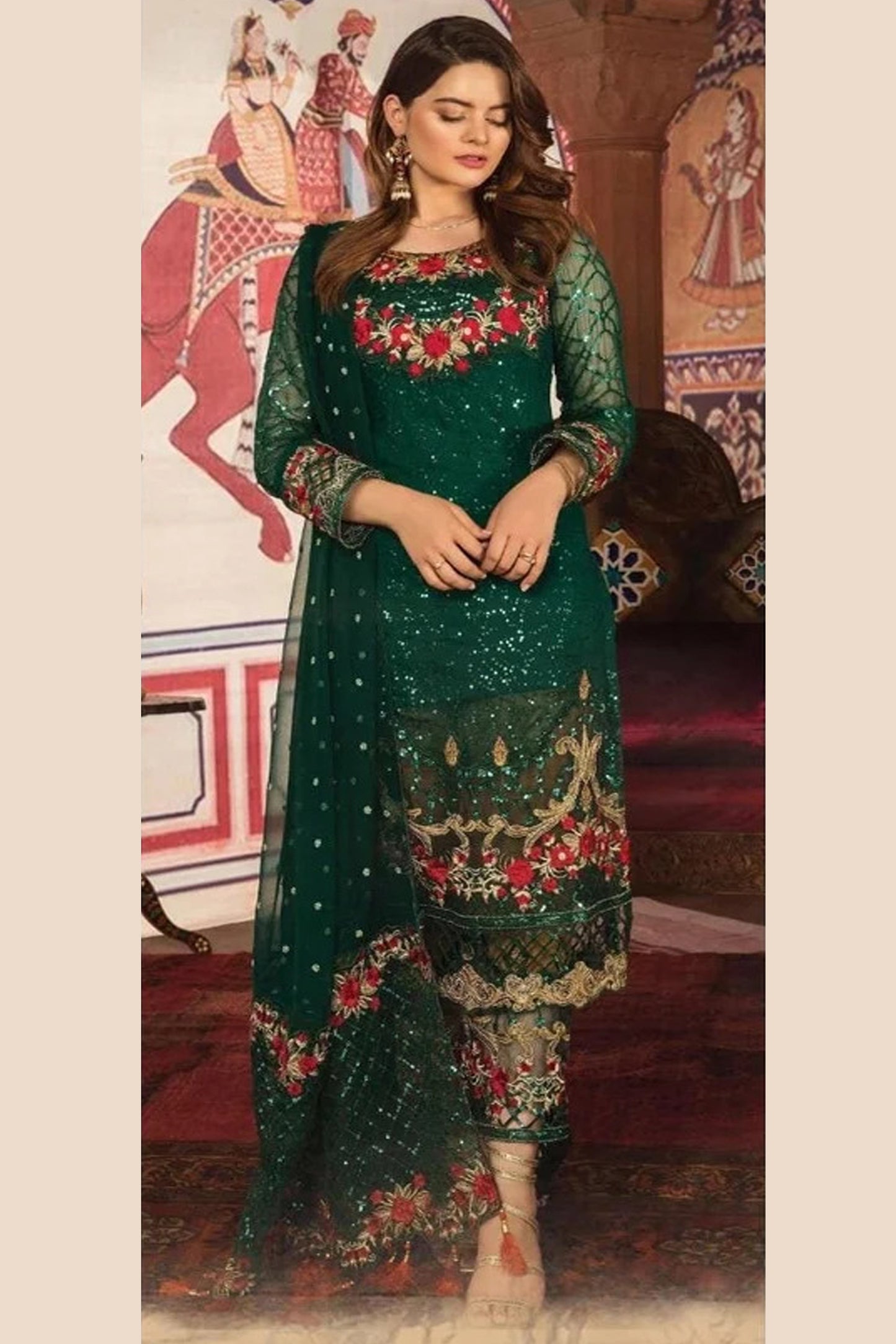Green salwar kameez feels fresh and natural. It’s great for everyday and special occasions.