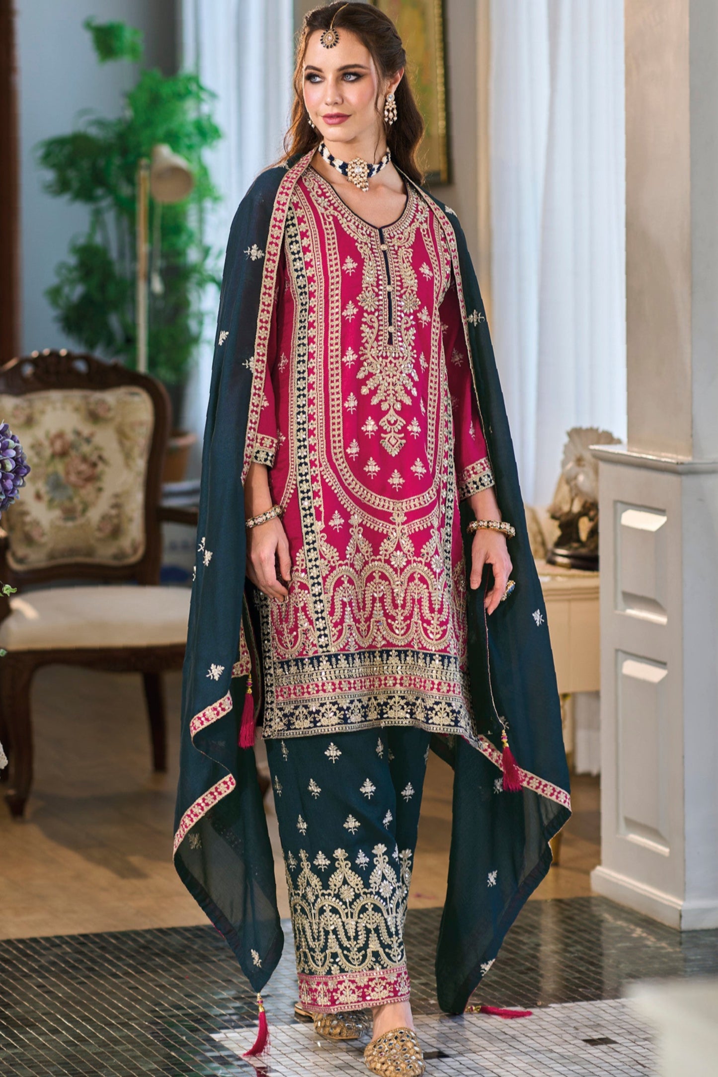 Pink salwar kameez is cheerful and lovely. Perfect for celebrations.