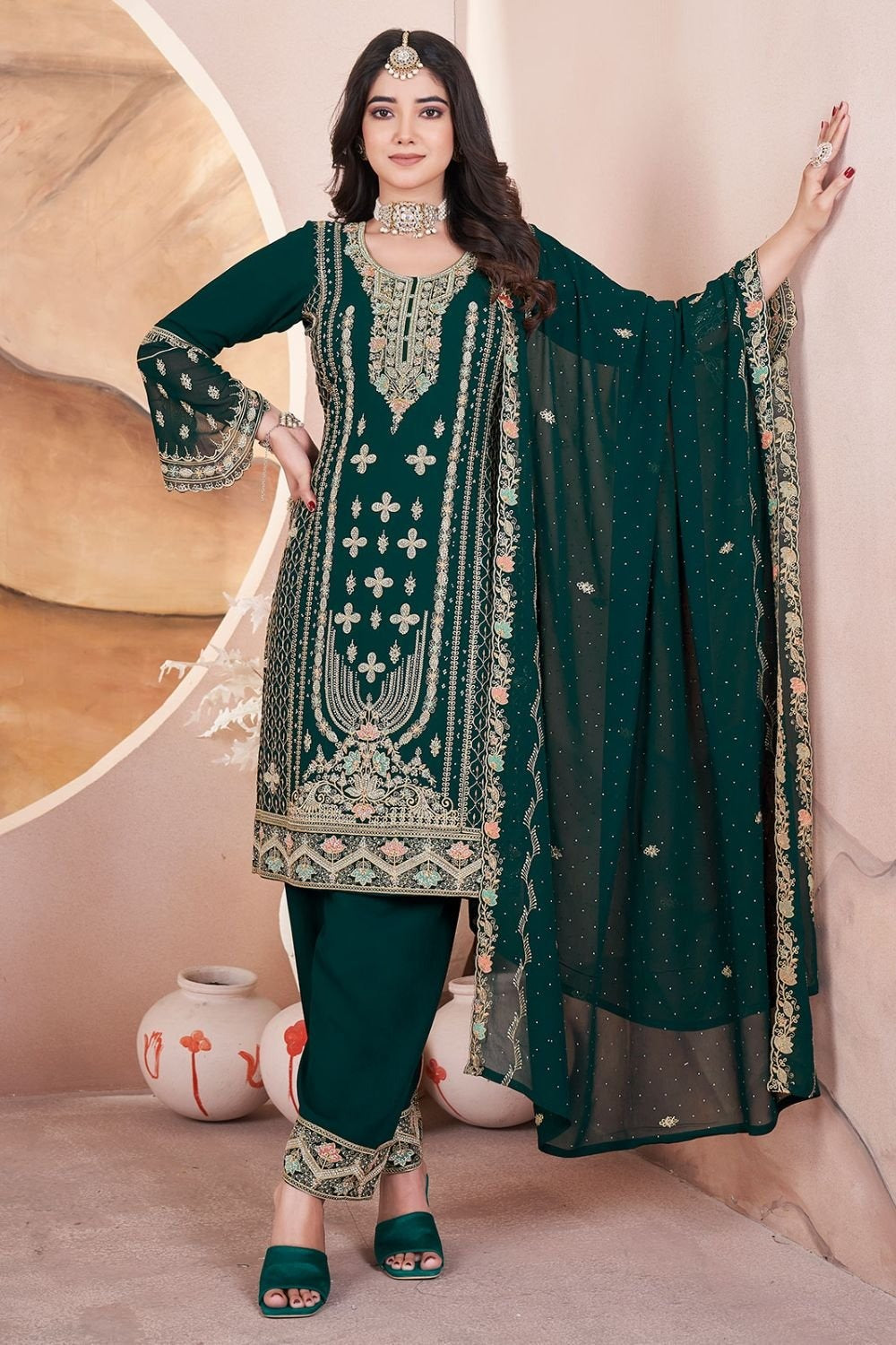 Green salwar kameez feels fresh and natural. It’s great for everyday and special occasions.