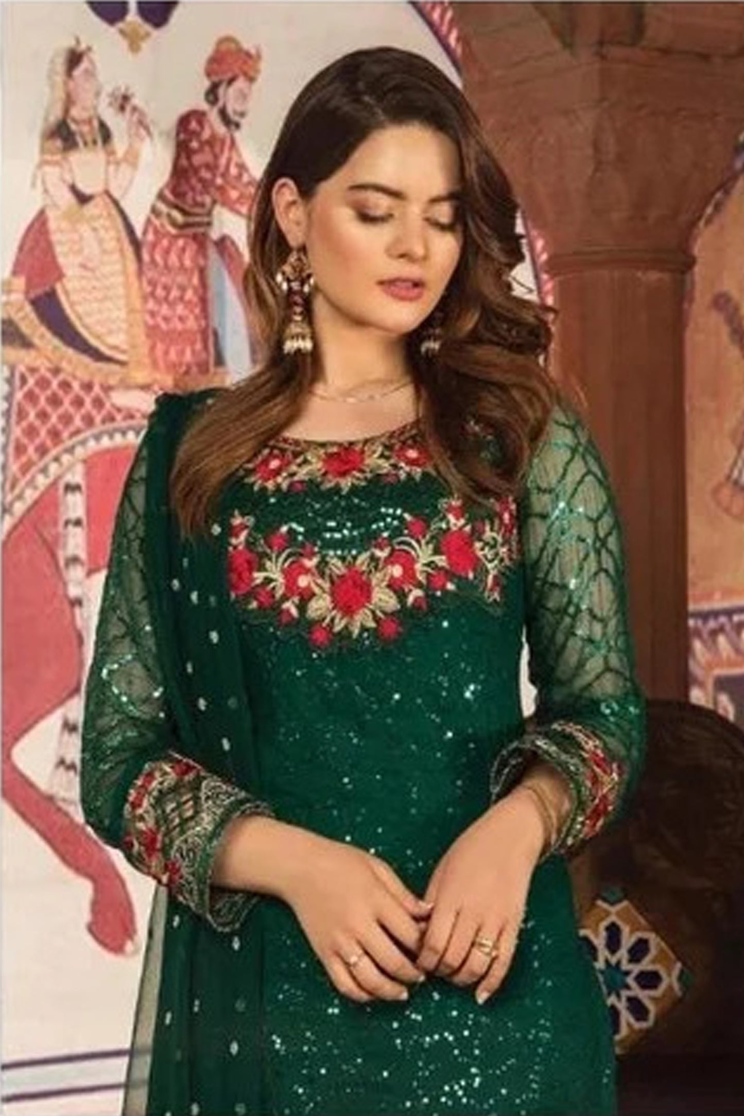 Green salwar kameez feels fresh and natural. It’s great for everyday and special occasions.