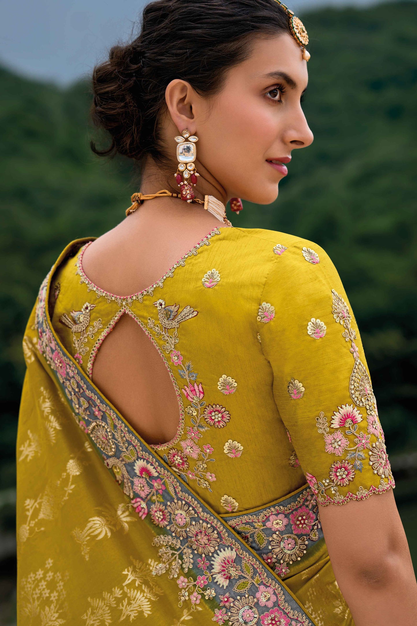 Saree – Stay cool, look festive—naturally.