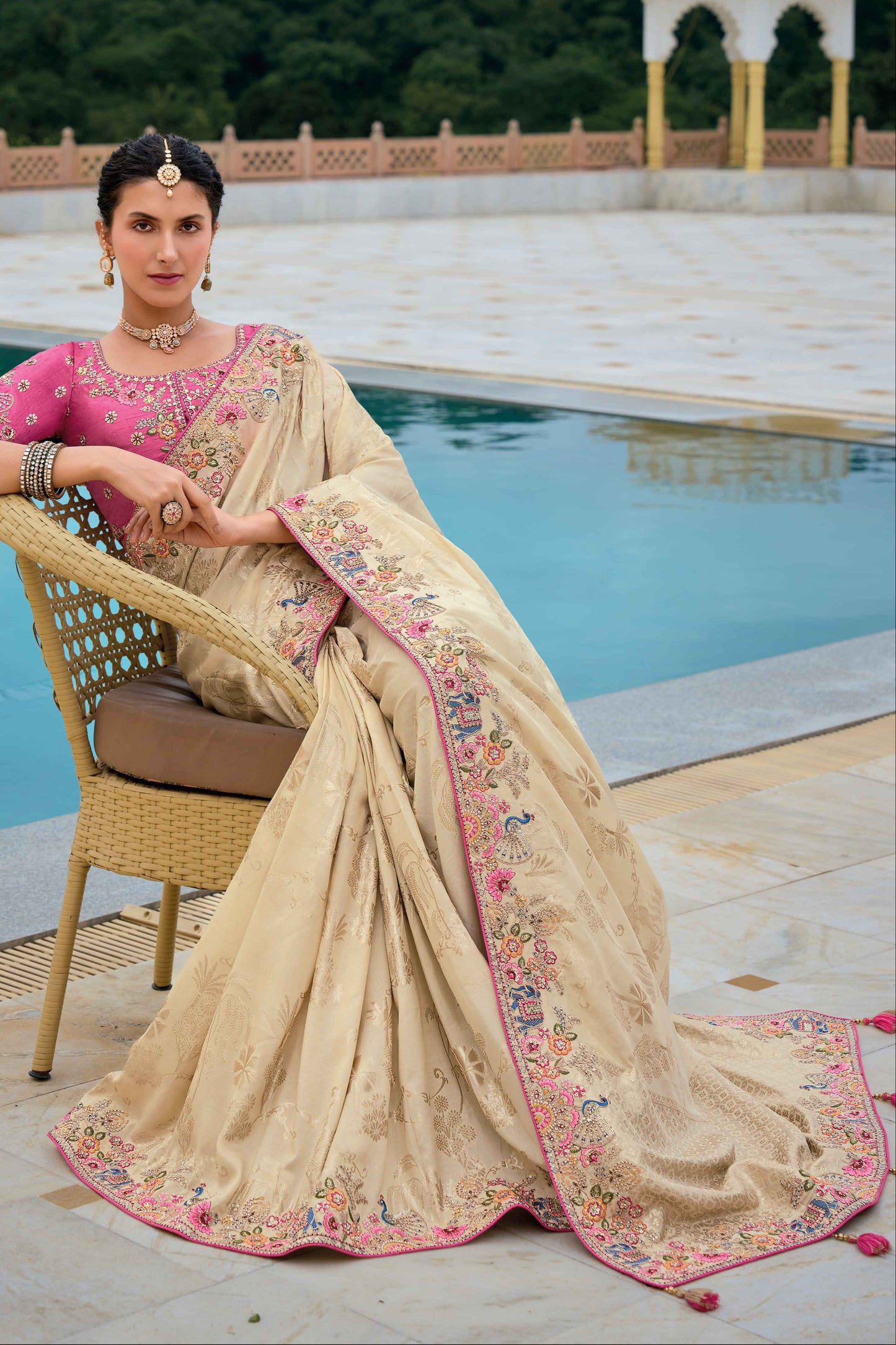 Off White Saree stands for purity and class – ideal for serene and sacred events.