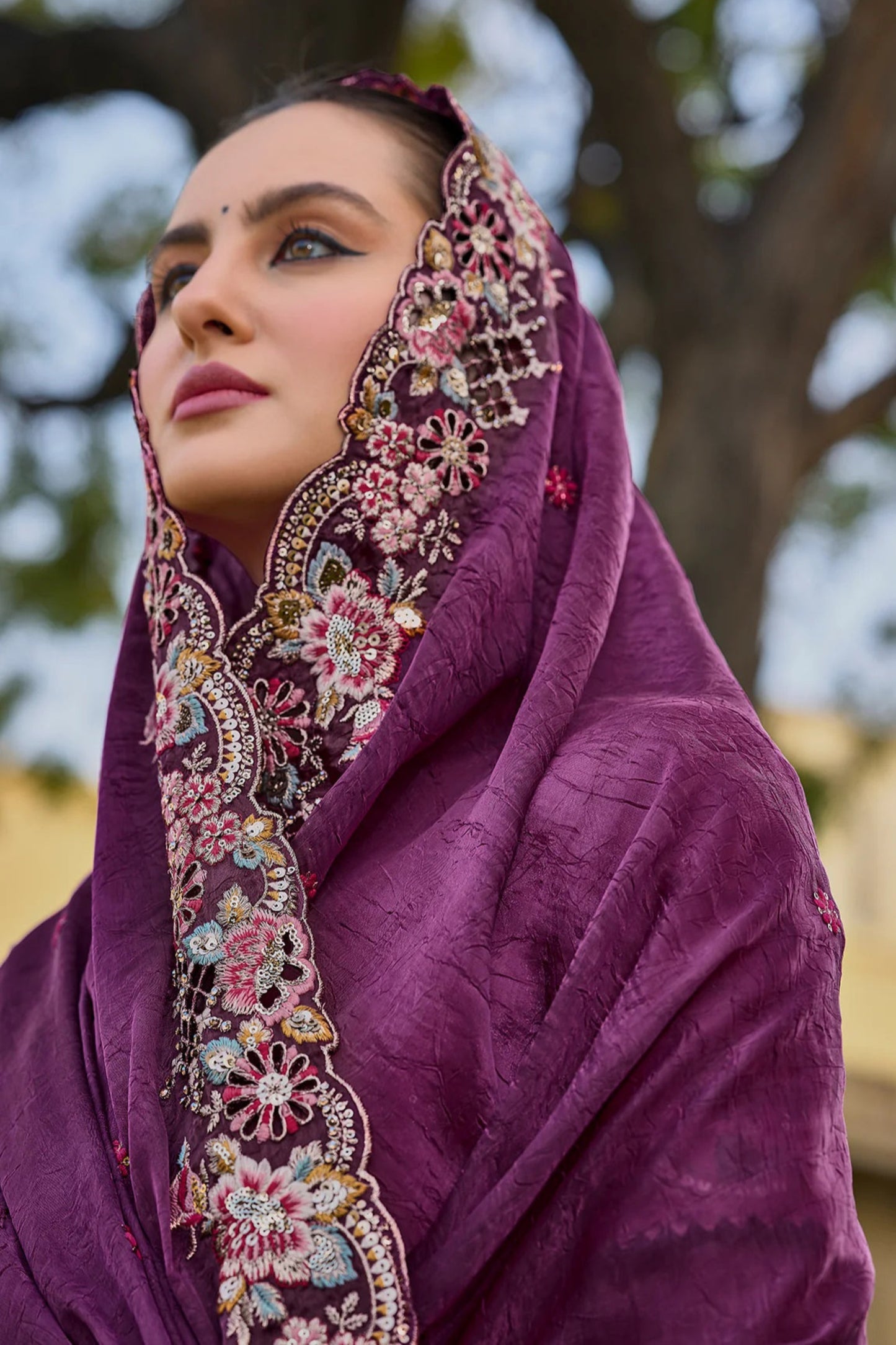 Lavender Saree radiates soft elegance and tranquility – perfect for romantic events, spring celebrations, or relaxing afternoons.
