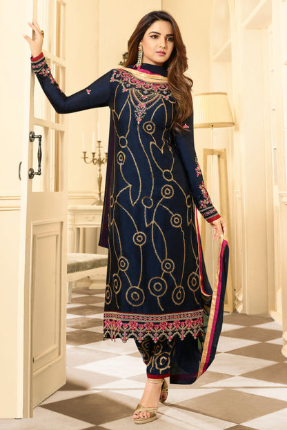 Blue salwar kameez feels calm and confident. Light or dark blue suits any time.
