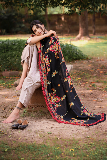 Black Khadi Dupatta with Kashmiri Motif Embroidery – Designer Style