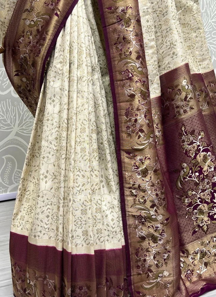 Off White Saree stands for purity and class – ideal for serene and sacred events.