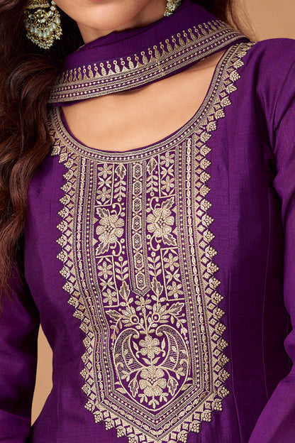 Purple color Anarkali gown exudes royal elegance and grace, making it a perfect choice for weddings, festive events, and grand celebrations.
