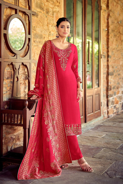 Pink colour cotton wear reflects softness and charm – perfect for graceful day functions.
