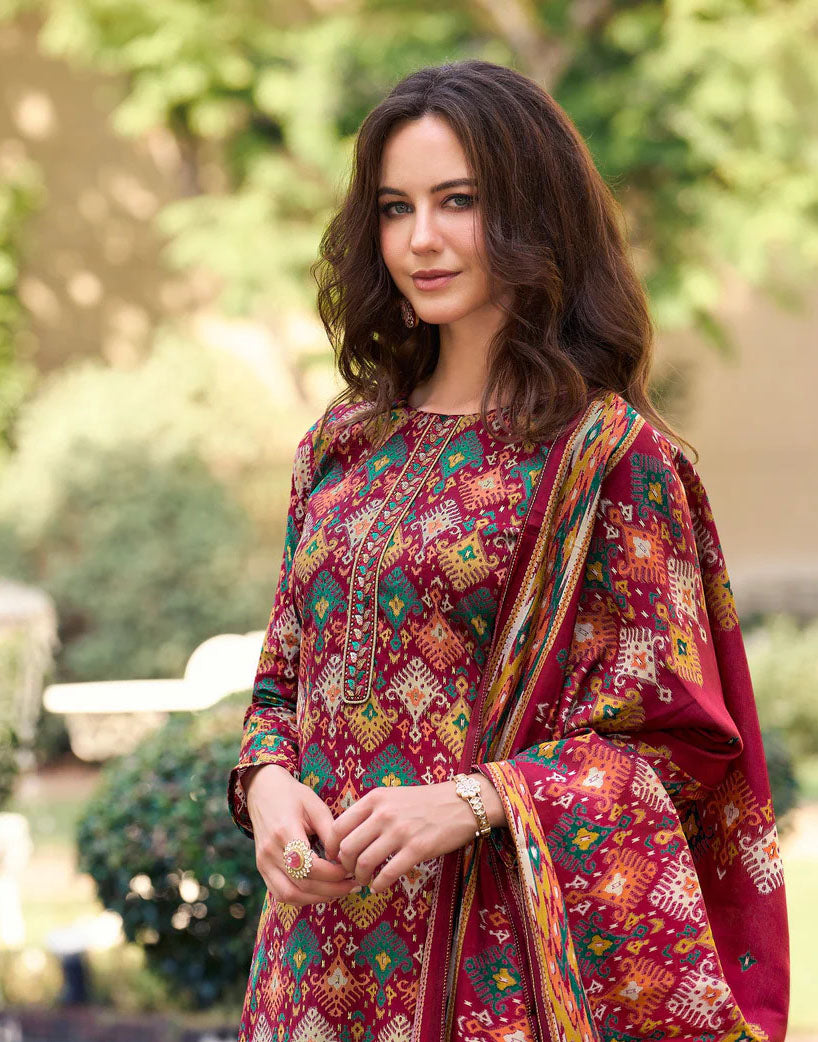 Red colour cotton wear speaks tradition and boldness – perfect for weddings and festive nights.

