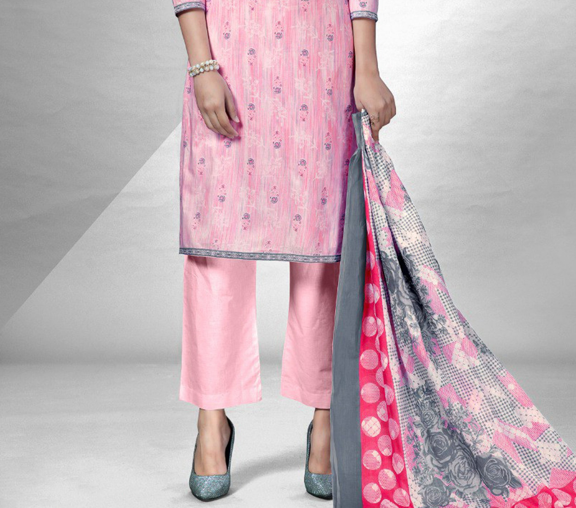 Pink colour cotton wear reflects softness and charm – perfect for graceful day functions.
