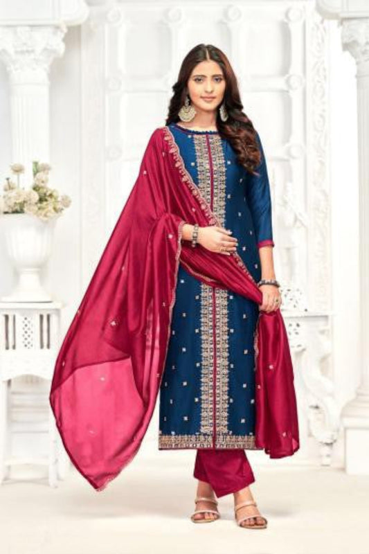 Navy blue cotton outfit with a classic and refined touch, ideal for formal events, festive gatherings, and sophisticated everyday wear.
