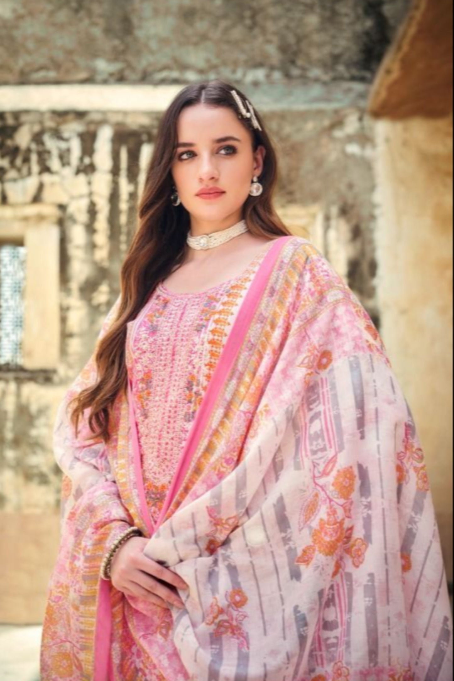 Light pink salwar kameez brings a soft, graceful charm—perfect for daytime events, casual gatherings, or festive occasions.
