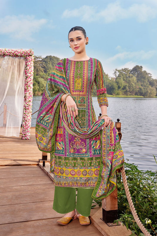 Green colour cotton wear symbolizes freshness and festivity – great for Mehndi or family gatherings.
