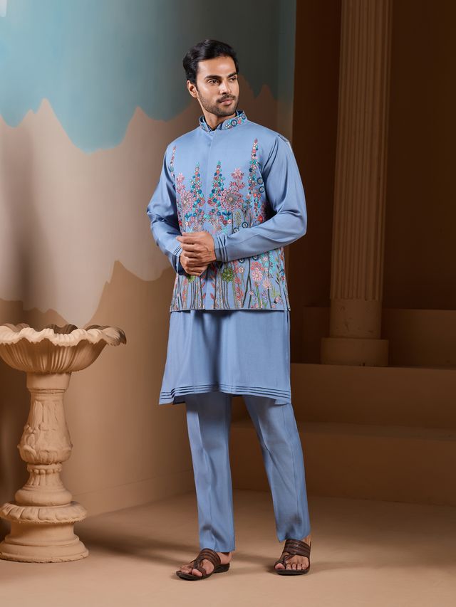 Stylish Wedding Men’s Kurta Featuring Luxurious Silk Fabric And refined Multi-Thread Embroidery.