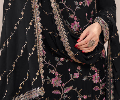 Designer Shalwar Kameez With Heavy Dupatta Dresses