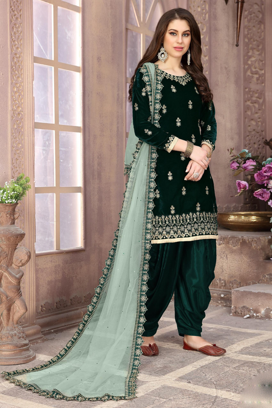 Beautiful Wedding Embroidery Stylish Salear Kameez Velvat Dupatta Dresses