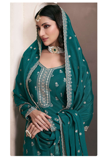 Premium Designer Pakistani Indian Salwar Kameez With Elegant Embroidery Work.
