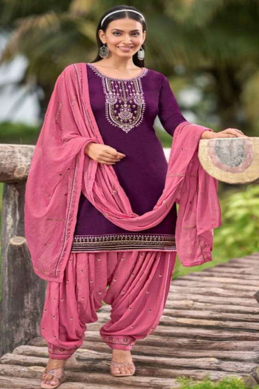 Wine Patiyala exudes rich sophistication – a bold yet graceful choice for any occasion.
