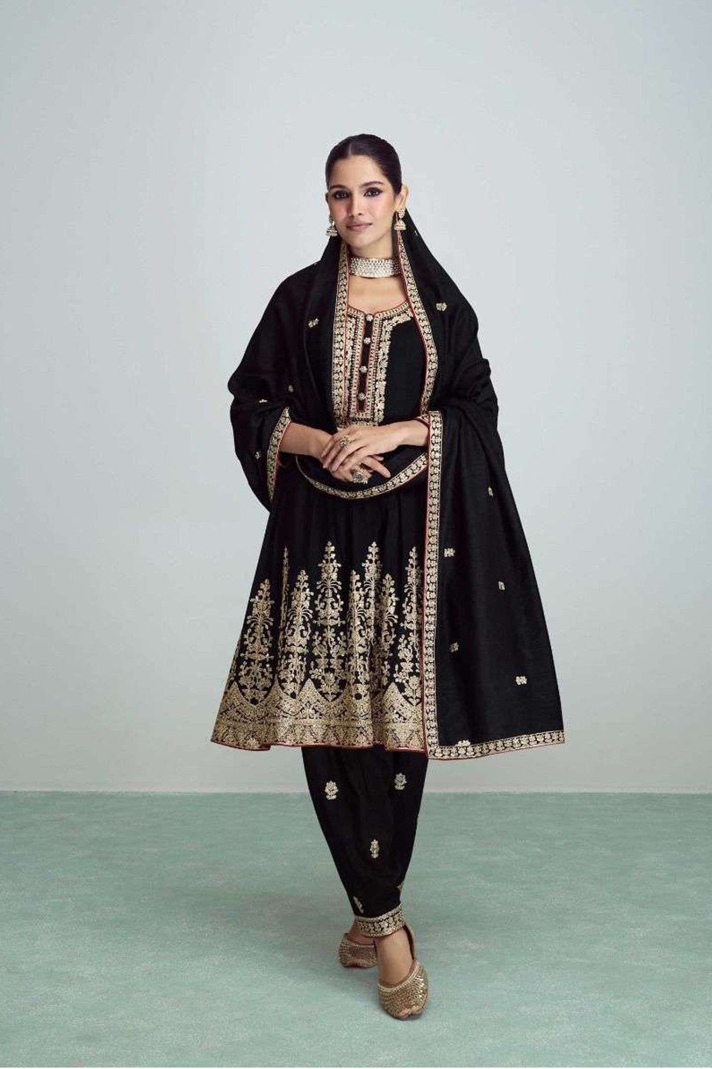 Black salwar kameez is always in fashion. It feels elegant and mysterious.
