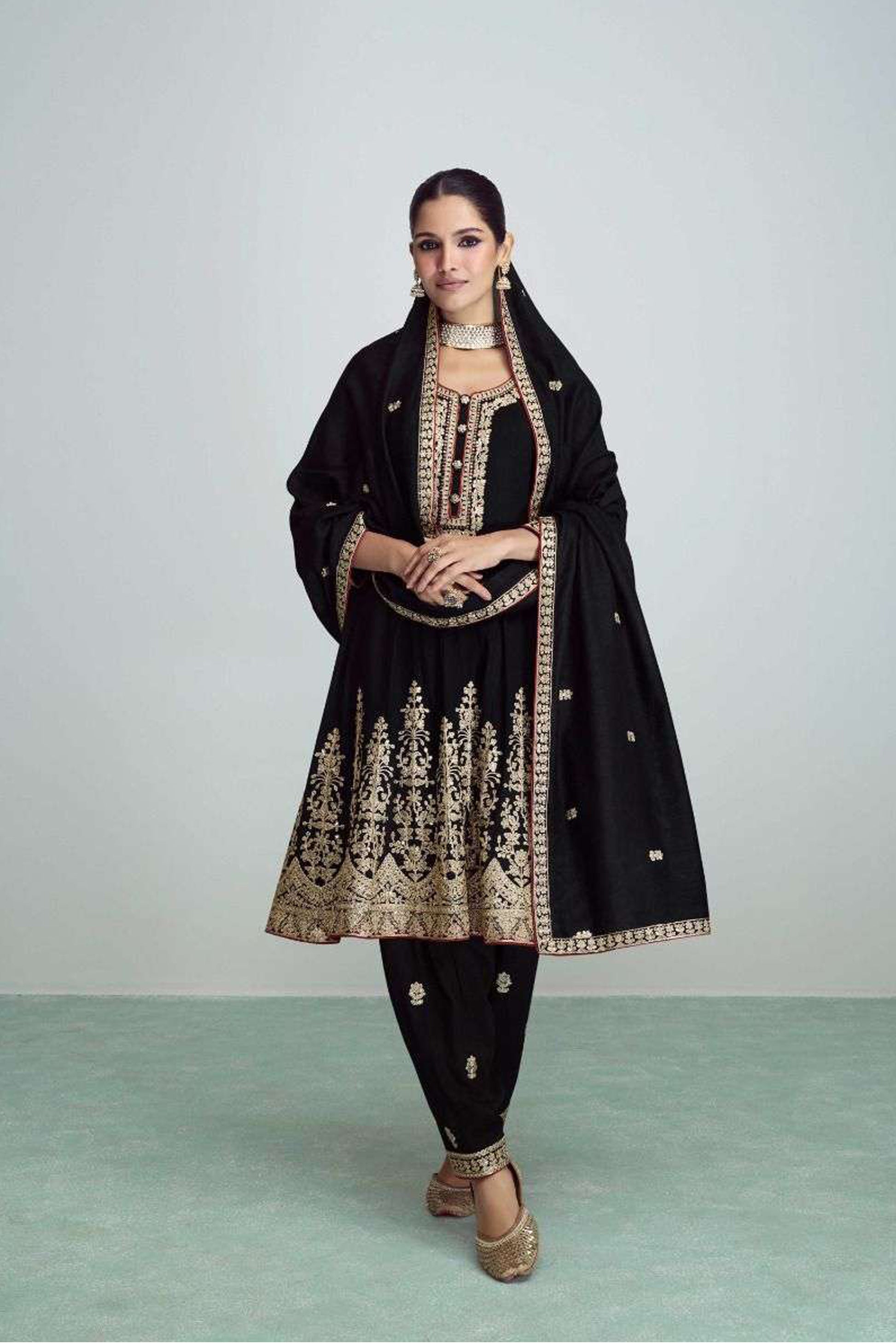 Black salwar kameez is always in fashion. It feels elegant and mysterious.
