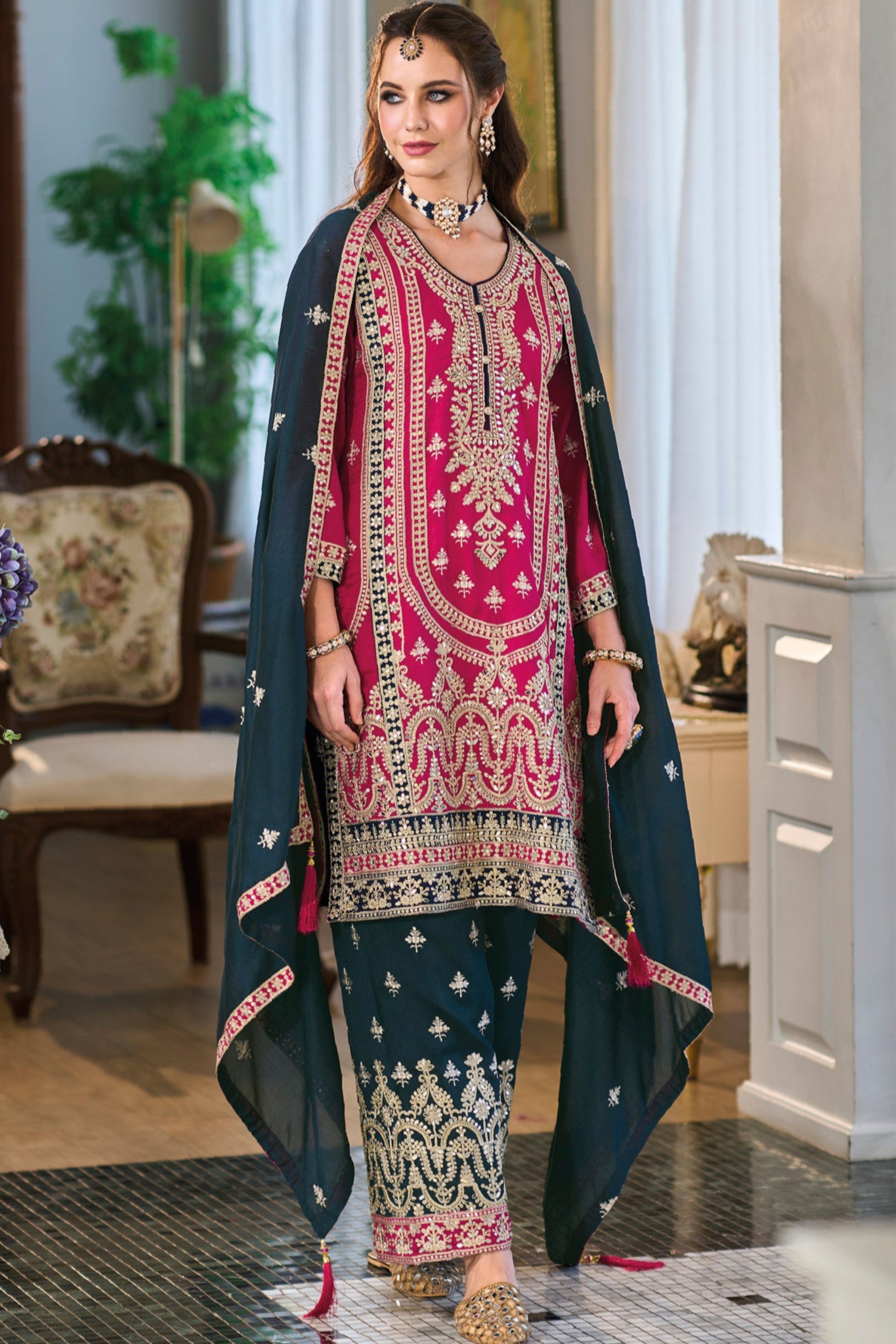 Pink salwar kameez is cheerful and lovely. Perfect for celebrations.
