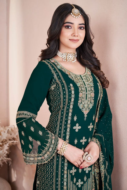 Green salwar kameez feels fresh and natural. It’s great for everyday and special occasions.
