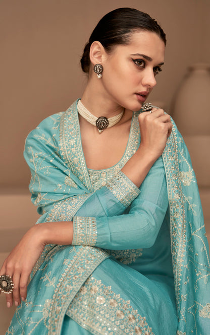 Cyan is a refreshing, uplifting color that blends the calmness of blue with the energy of green.