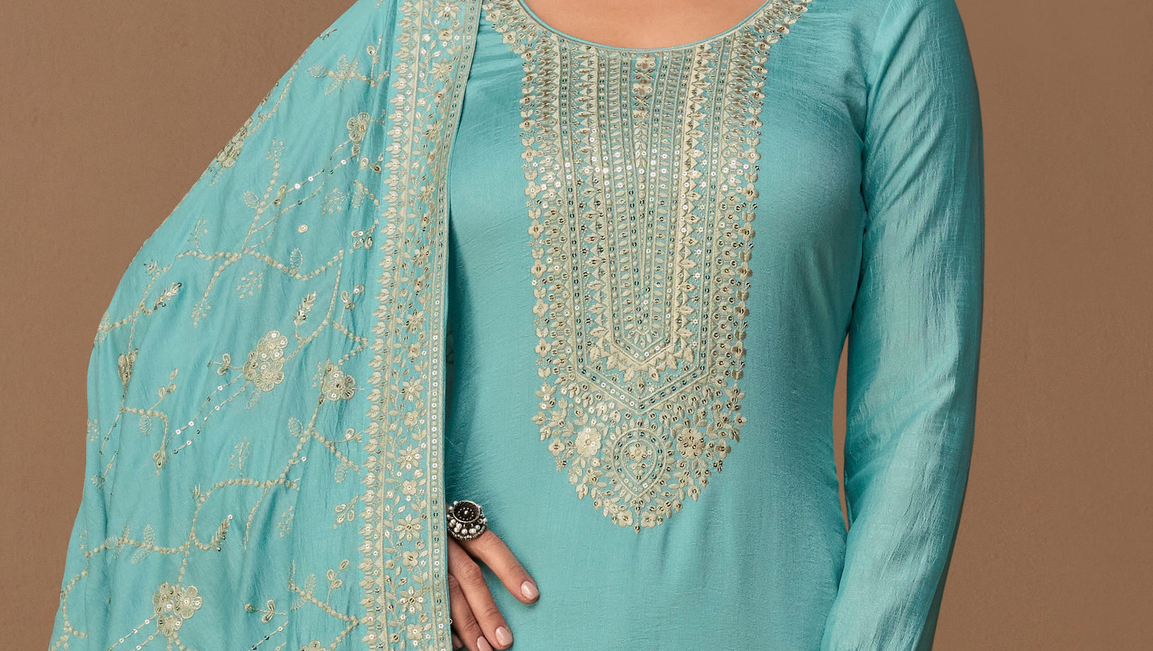 Cyan is a refreshing, uplifting color that blends the calmness of blue with the energy of green.
