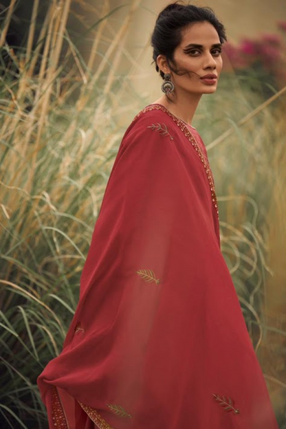 Red salwar kameez is great for weddings and festivals. It shows passion and tradition.
