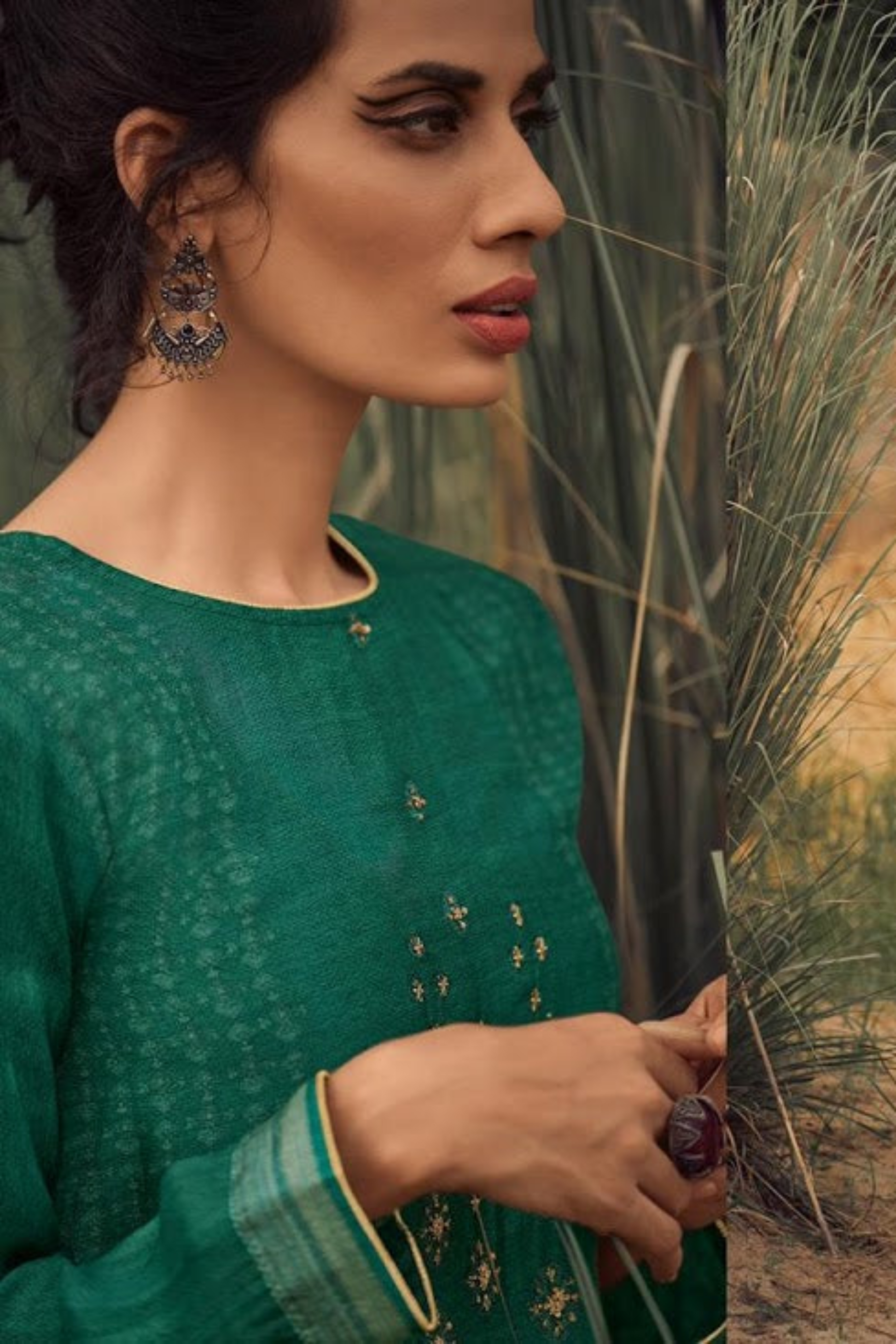 Green salwar kameez feels fresh and natural. It’s great for everyday and special occasions.
