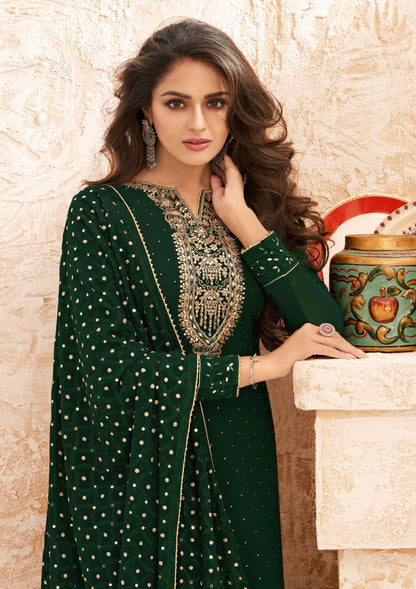 Green salwar kameez feels fresh and peaceful, perfect for festive mornings or nature-inspired celebrations.