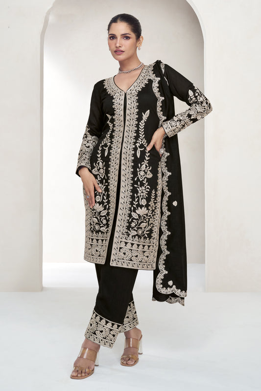 Black salwar kameez is always in fashion. It feels elegant and mysterious.
