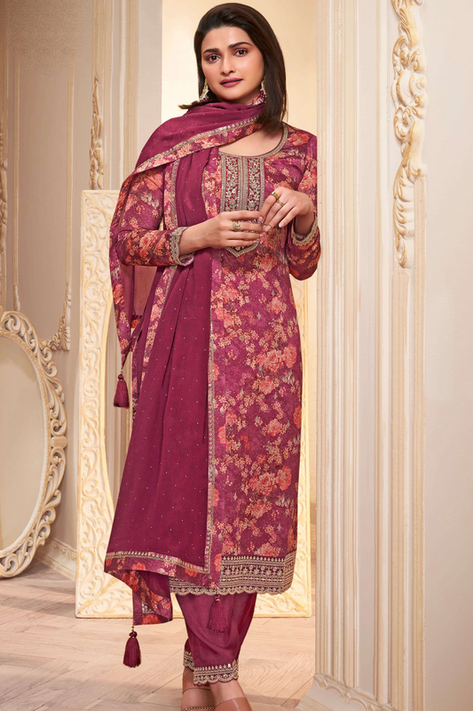 Pink salwar kameez is cheerful and lovely. Perfect for celebrations.
