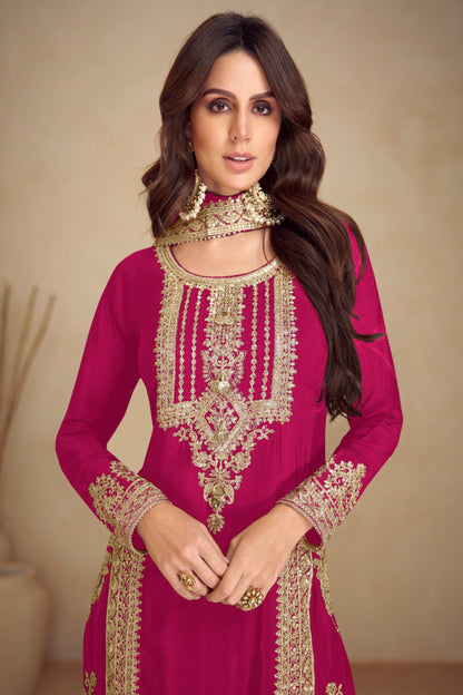 Pink salwar kameez is cheerful and lovely. Perfect for celebrations.
