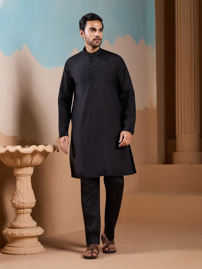 Men’s Festive Ready-to-Wear kurta With Intricate Indian Embroidery