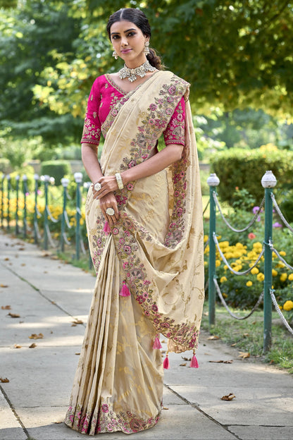 Off White Saree stands for purity and class – ideal for serene and sacred events.