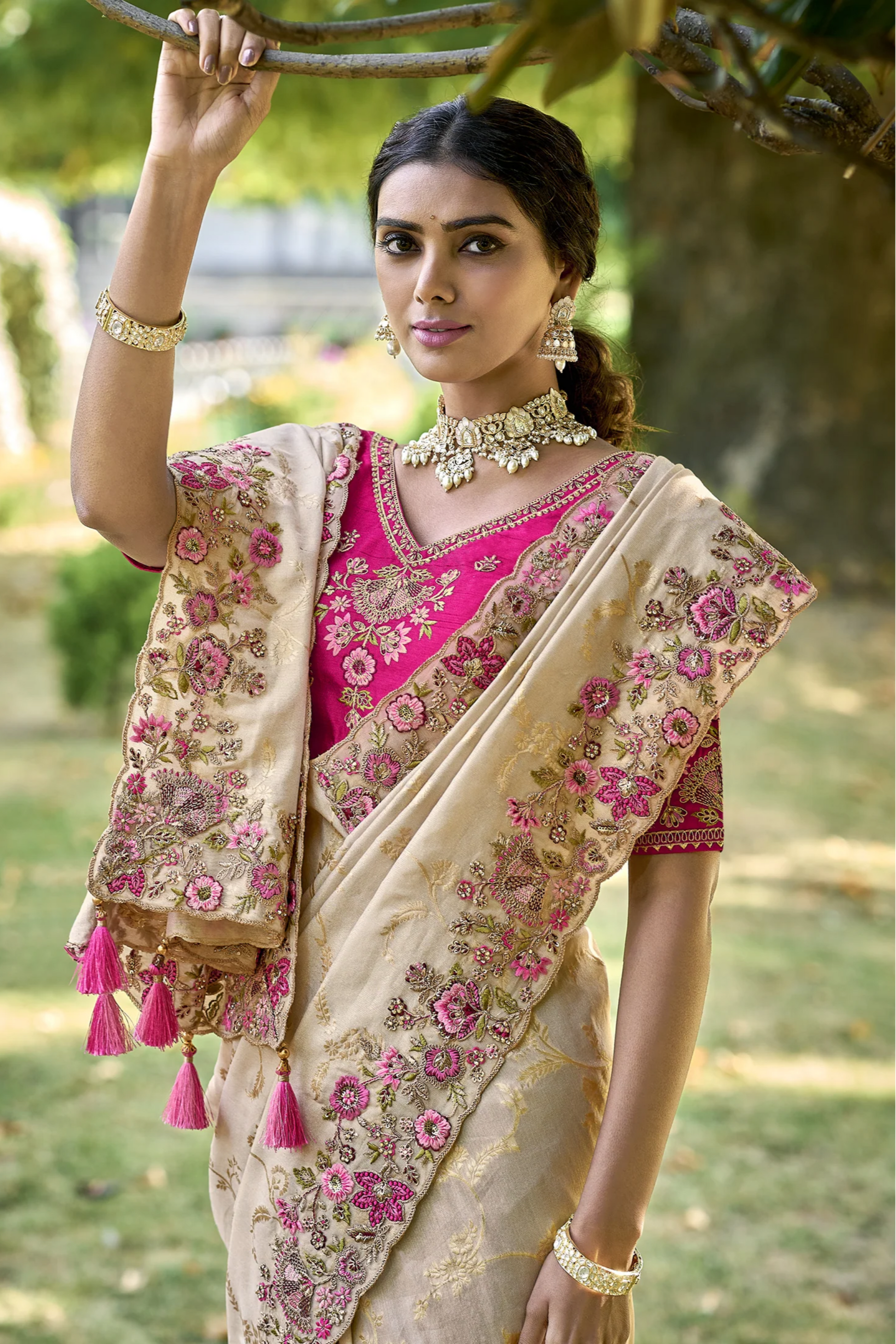 Off White Saree stands for purity and class – ideal for serene and sacred events.