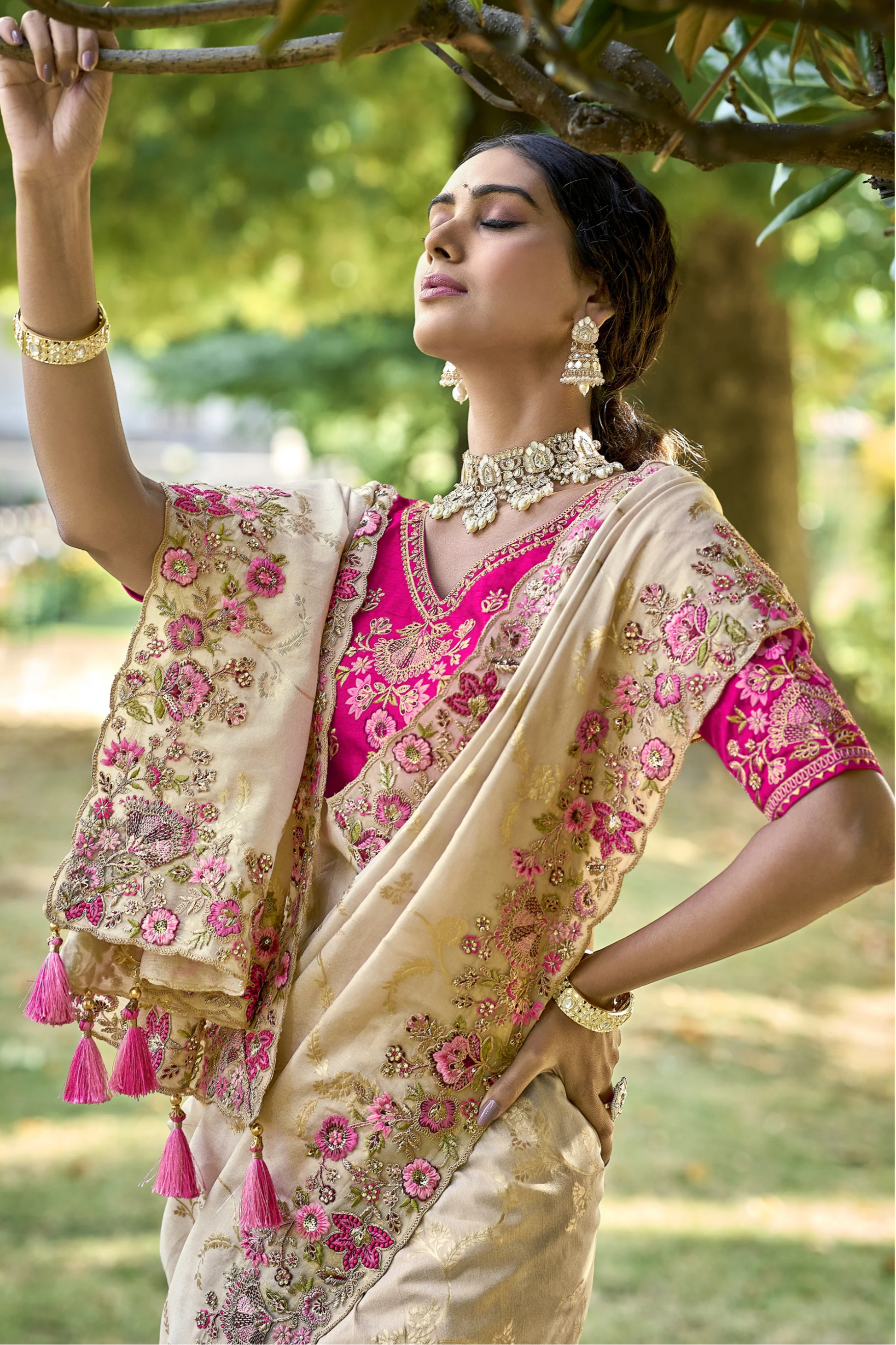 Off White Saree stands for purity and class – ideal for serene and sacred events.