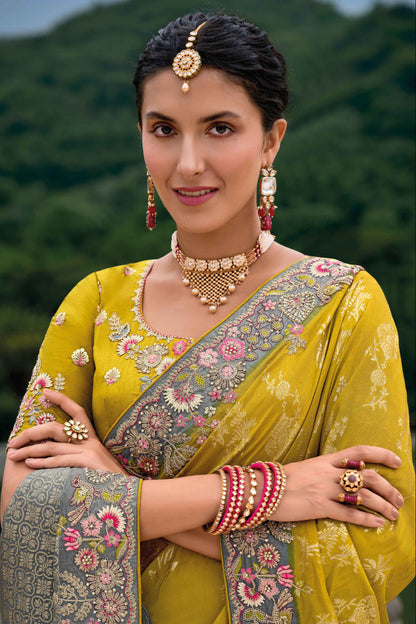 Saree – Stay cool, look festive—naturally.
