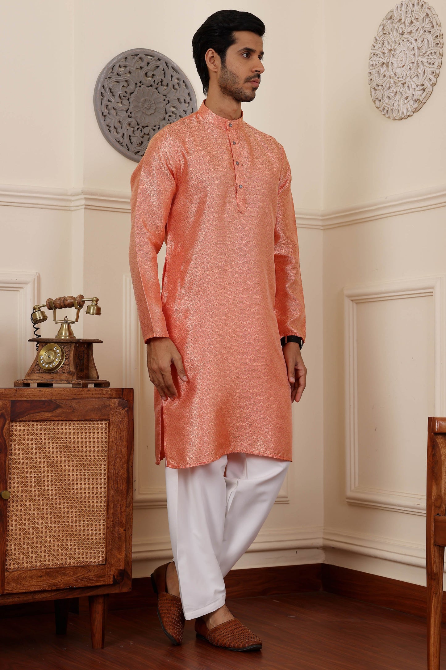 indian peach kurta with jacquard detailing