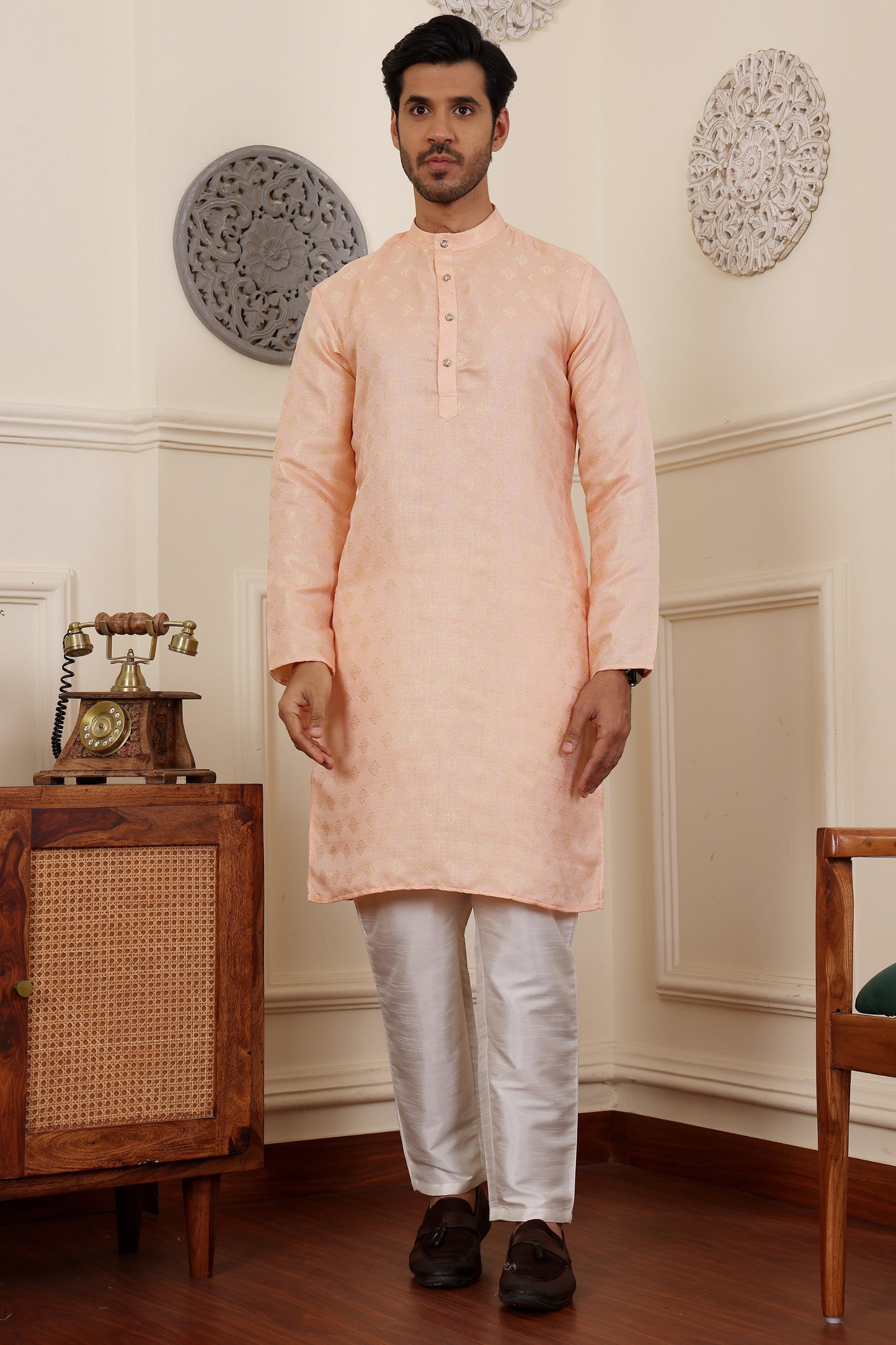 Peach Kurta With Kurta Pajama In Elegant Ethnic Styling
